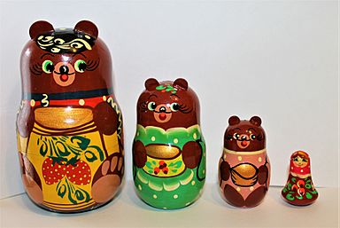Русские матрешки на тему сказки "Три медведя"