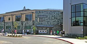 Almaden branch, San Jose Public Library (cropped)