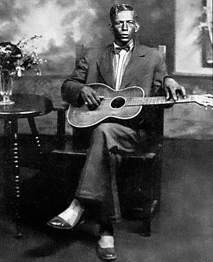 Charley Patton (1929 photo portrait).jpg