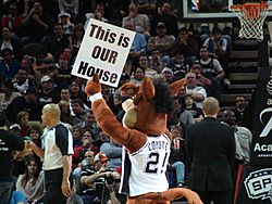 Spurs Coyote sign