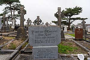 New Cemetery Bohermore-154227 (48318173021)