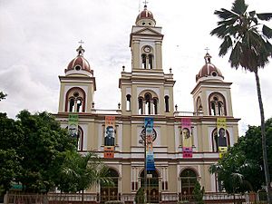 CatedralEspinalPequeña.JPG