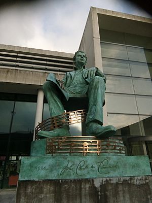 Count John McCormack statue, Athlone
