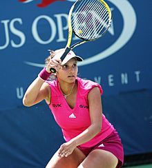 Sania Mirza at the 2010 US Open 02
