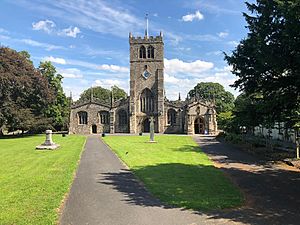 Church of the Holy Trinity, Kendal, Cumbria, England.jpg