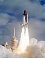 Liftoff STS-31
