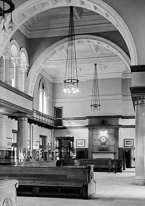 Mount Royal Station interior (B&O)