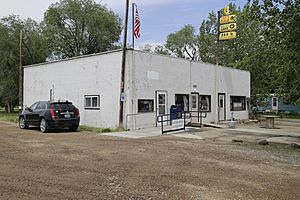 Post office and business in Leiter, Wyoming.jpg