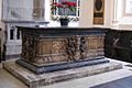 St Helen, Great St Helens, London EC3 - Tomb chest - geograph.org.uk - 1089608