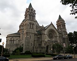 Cathedral Basilica of Saint Louis (St. Louis, MO) - exterior, quarter view