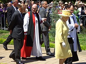 Queen Elizabeth and Prince Phillip with Canberra Anglicans 23Oct11