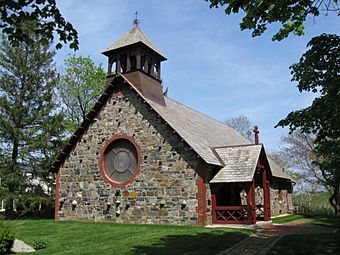 St. Andrew's-by-the-Sea chapel, Rye, New Hampshire (May 30 2011).jpg