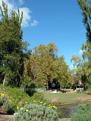Wagga Wagga Botanical Gardens.jpg