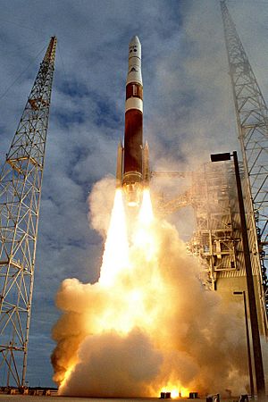 Delta IV Medium+ (4,2) lifts off with GOES-N