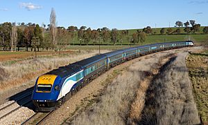 NSW TrainLink XPT Jindalee - Morrisons Hill (cropped)
