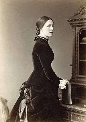 Kathleen Lyttelton, Oxford, 1880