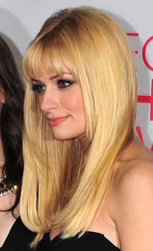 Beth Behrs at the 38th People's Choice Award (cropped).jpg