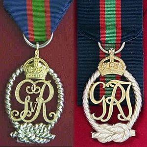 Decoration for Officers of the Royal Naval Volunteer Reserve (George V & George VI v1)