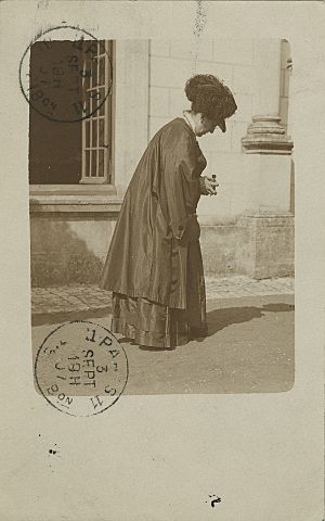 Gertrude Käsebier with hand-held camera