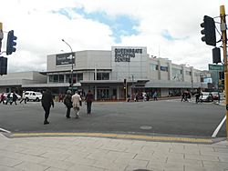 Queensgate Shopping Centre western entrance, December 2016.jpg