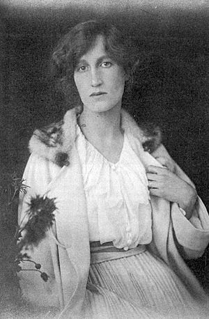Violet Bonham Carter 1915.jpg