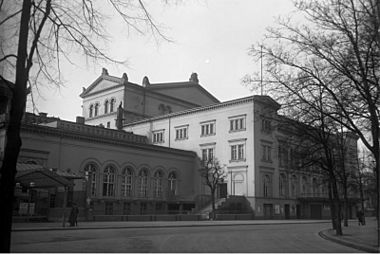 Bundesarchiv Bild 102-09067, Berlin, Kroll-Oper