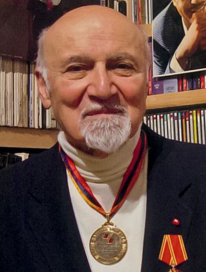 George Avakian by Ian Clifford, New York City, May 2003 (cropped).jpg