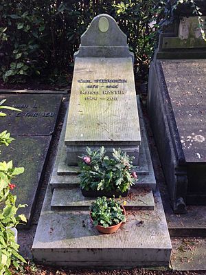 Grave Carl Sternheim and Marcel Hastir - Ixelles Bruxelles