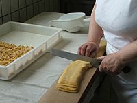 Hand-cutting-pasta