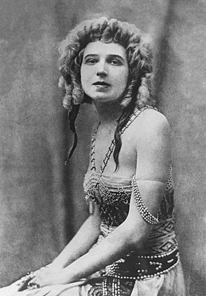 Ida Rubinstein 1922.jpg