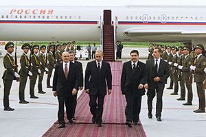 Vladimir Putin in Turkmenistan 23-24 April 2002-1