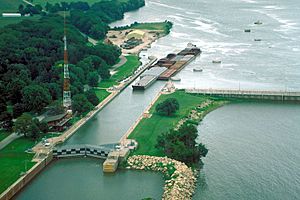 USACE Starved Rock Lock and Dam.jpg