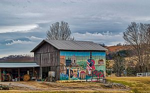 Painted barn in Washburn near SR 131