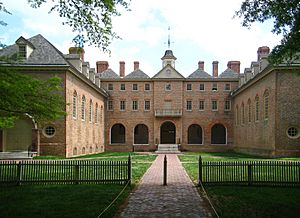 Rear view of the Wren Building, College of William & Mary in Williamsburg, Virginia, USA (2008-04-23)