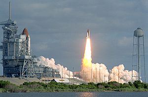 STS-31 Launch - GPN-2000-000684