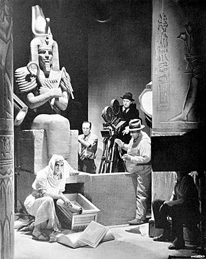 Freund-Karloff-The-Mummy-1932
