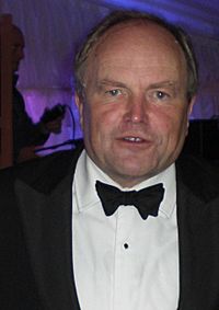 Clive Anderson at Selwyn May Ball -21June2008.JPG