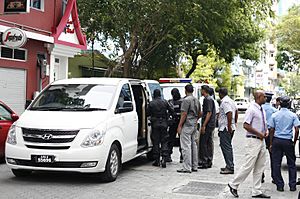 President Nasheed takes refuge at Indian Embassy & Protests (8474122238)