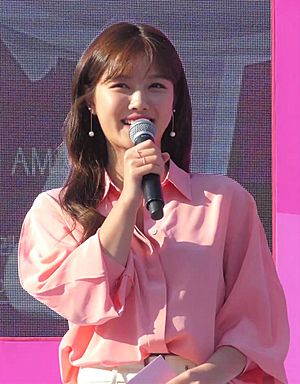 20191013 Kim Yoo-jung 김유정 Pink Run (2)