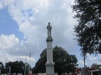 Confederate soldier statue, Madison Parish, LA IMG 0194