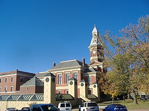 Graves County Courthouse in Mayfield in 2008, part of the Mayfield Downtown Commercial District; building sustained major damage in a long-range tornado on December 10, 2021.