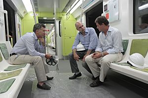 Mauricio Macri visitó los talleres-cochera de la Linea A de Subtes (8359495522)
