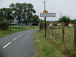 Guinecourt - Entrée de commune