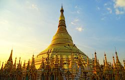 Shwedagon Pagoda 2017.jpg