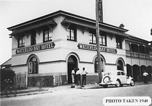 StateLibQld 1 196663 Waterloo Bay Hotel in the Brisbane suburb of Wynnum, 1940