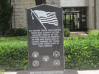 Veterans Monument, Real County Courthouse, Leakey, TX IMG 4300