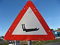 Dog sled road sign ilulissat 2007-08-23 retouched