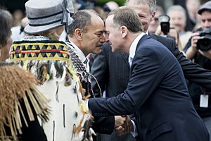 Sir Jerry met by the Prime Minister of NZ, Rt Hon John Key - Flickr - NZ Defence Force