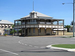Bowen Harbour Board Building, 2014.jpg