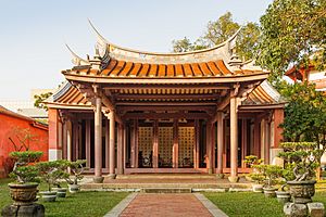 Tainan Taiwan Confucius-Temple-06